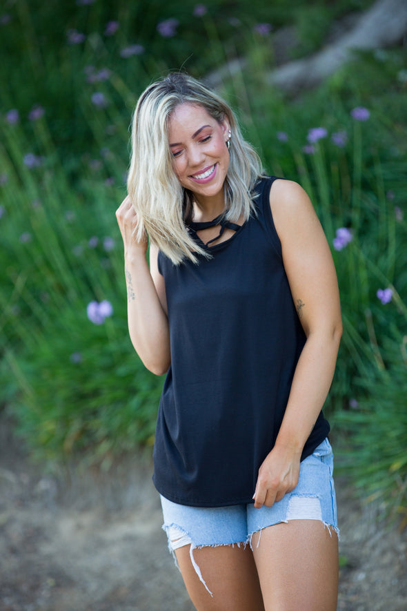 Criss Cross You Don't Stop - Black